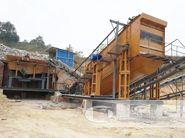 簡易型移動(dòng)破碎站現(xiàn)場